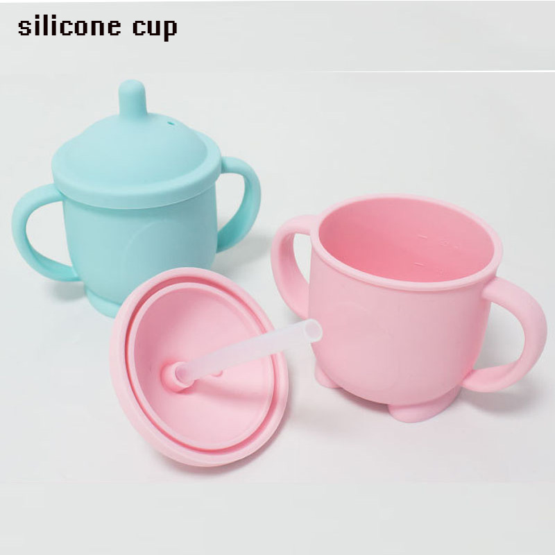 Tazas de entrenamiento de silicona inteligentes para niños pequeños.