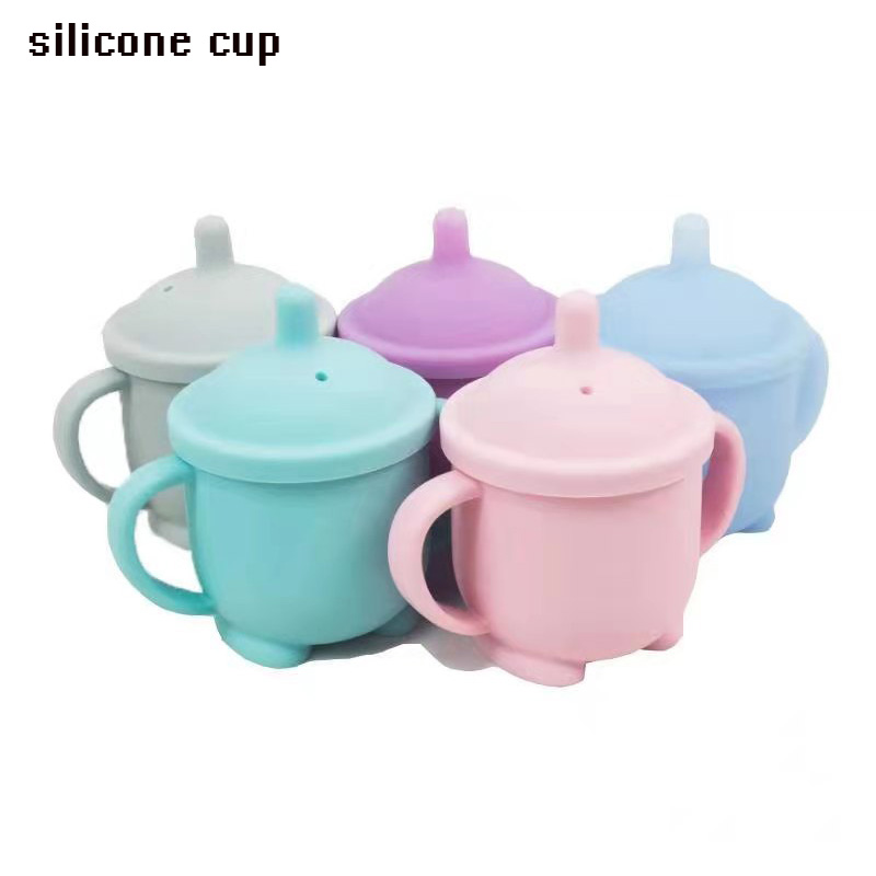 taza de silicona para bebé con dos asas